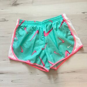 NWOT Nike Green and Pink Lined Athletic Shorts Lightweight Dolphin Hem